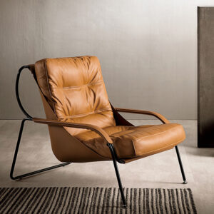 Elegant Italian-Model Leather-based Lounge Chair for Inns – Luxurious Armchair for Residing Rooms and Cafés